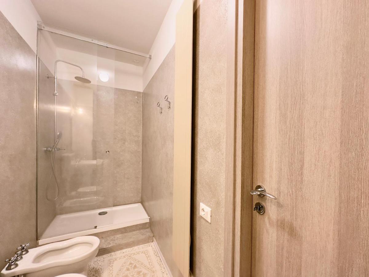 Minimal Apartment Navigli Мілан Екстер'єр фото