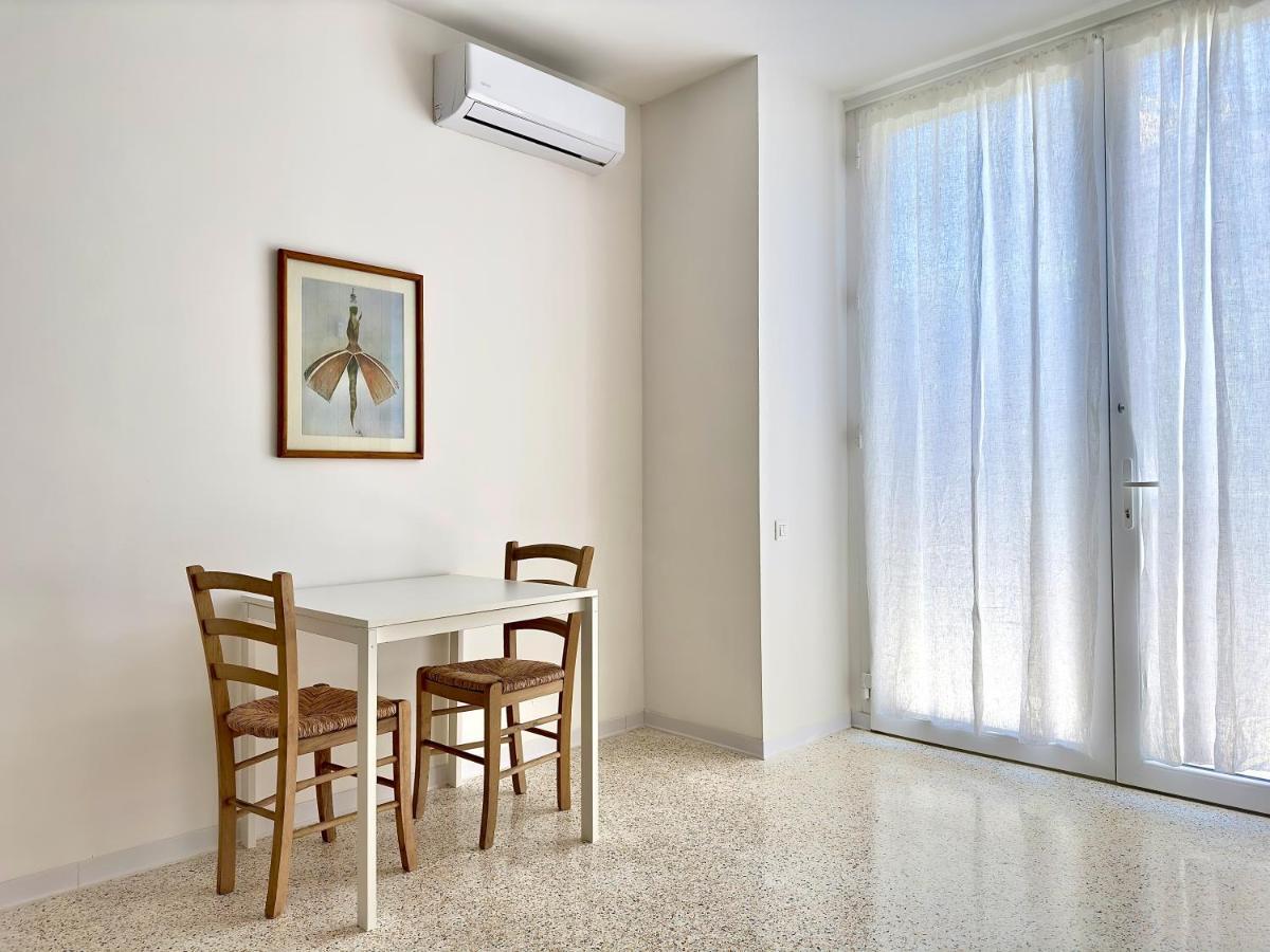 Minimal Apartment Navigli Мілан Екстер'єр фото