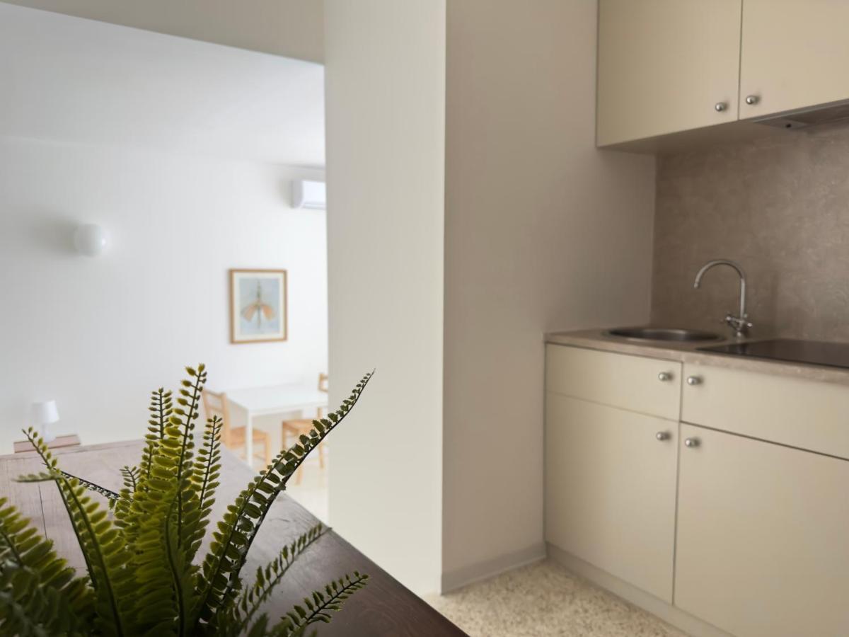 Minimal Apartment Navigli Мілан Екстер'єр фото