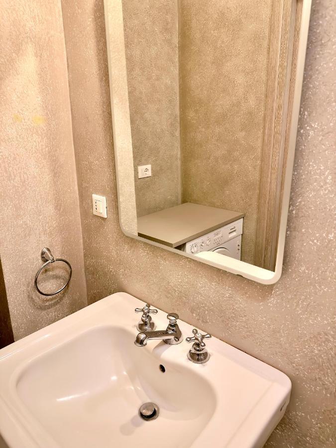 Minimal Apartment Navigli Мілан Екстер'єр фото